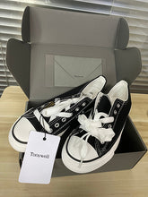 Load image into Gallery viewer, Tonywell Canvas Sneakers -Black