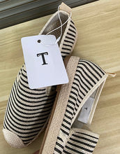 Load image into Gallery viewer, T Woven Fisherman Sandals – Breathable Flat Summer Shoes